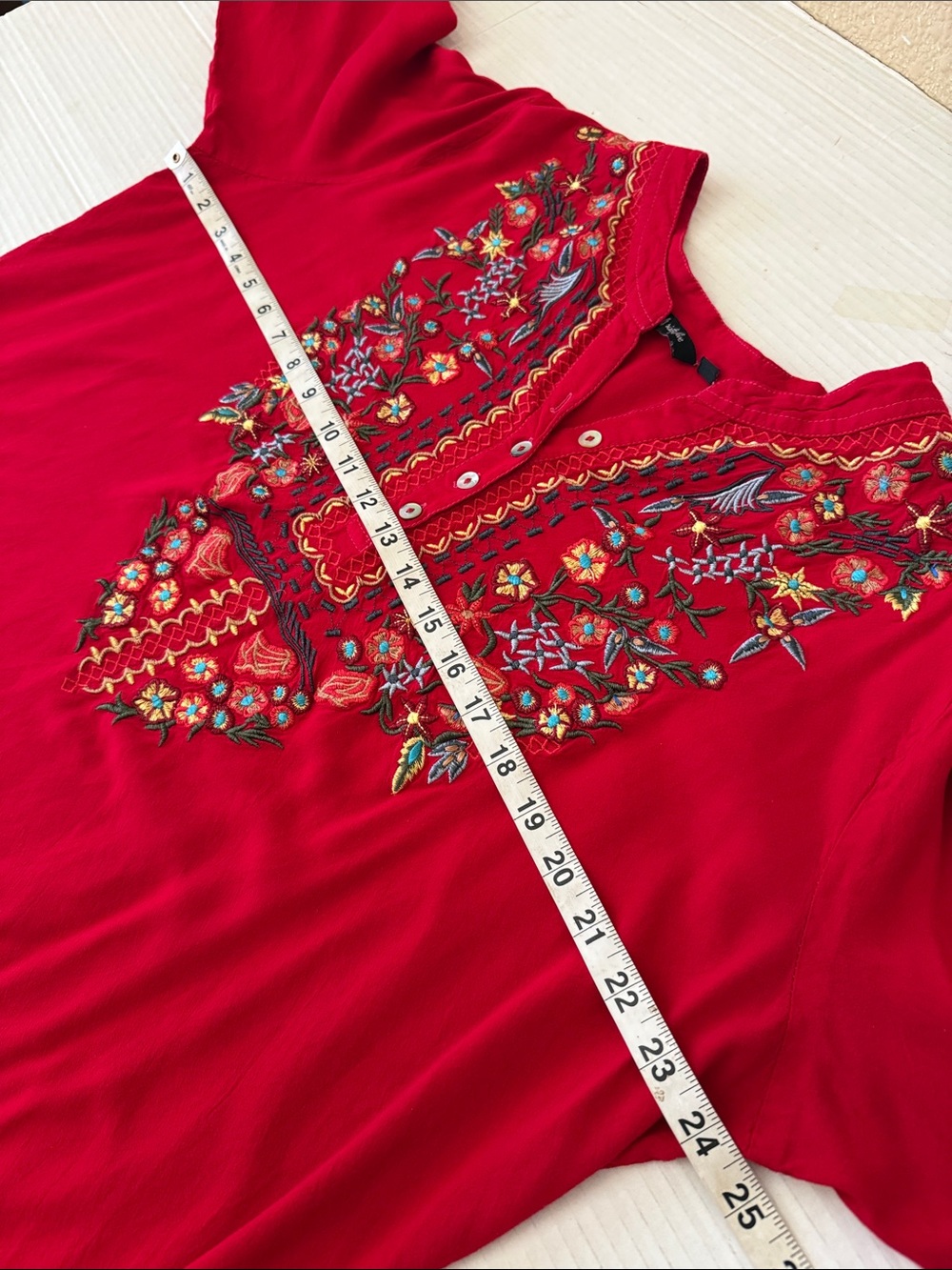 64 Sixty Five Embroidered Tunic Size XXL Red Multicolor Floral Boho Long Sleeve - Picture 10 of 13